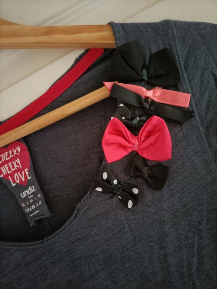 T-shirt avec noeuds - photo numéro 2