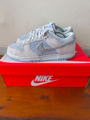 Nike dunk Low Daim bleu ciel  taille 39. 72€
