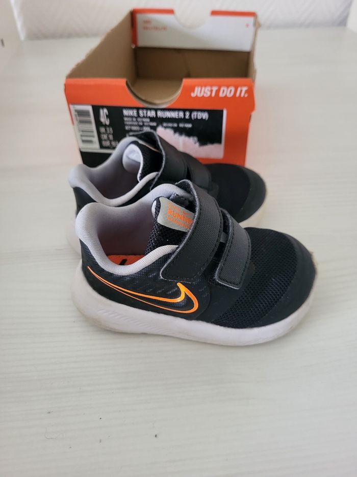Basket Nike taille 19.5 - photo numéro 2