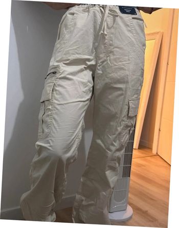 Pantalon Parachute Crème Baggy Taille S Neuf avec étiquette Hollister