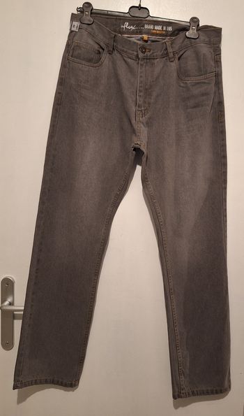 Jean gris coupe régular / droit