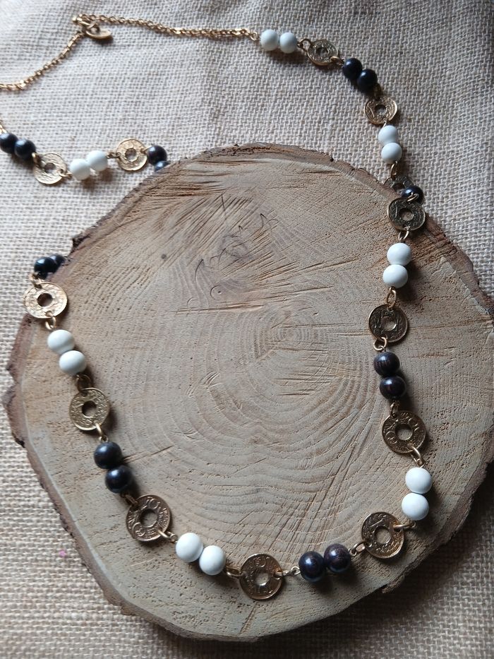 Collier doré blanc belle paris