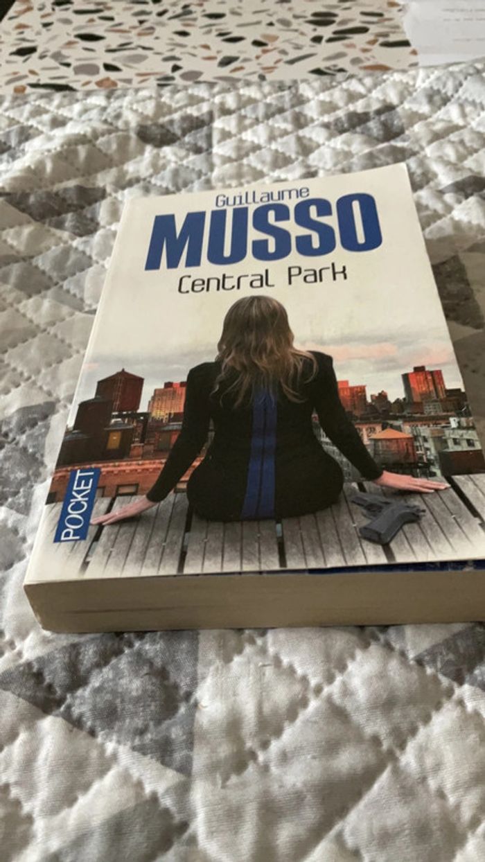 #central Park Guillaume Musso. ) - photo numéro 2