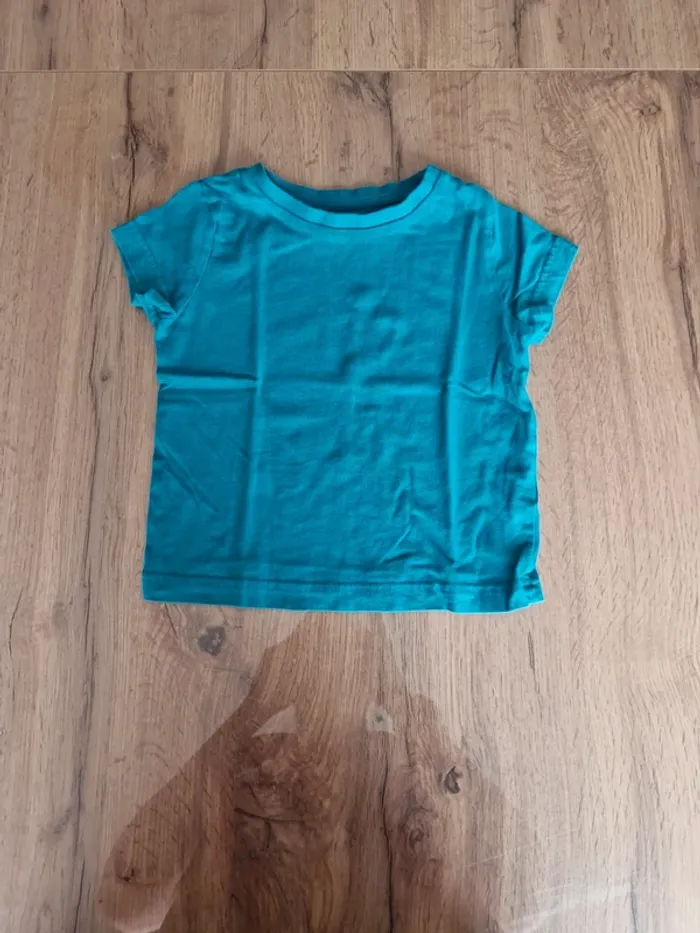 Lot - 3 tee shirt + 1 chemise + 1 Marcel + 1 pull capuche - 2 ans - photo numéro 5
