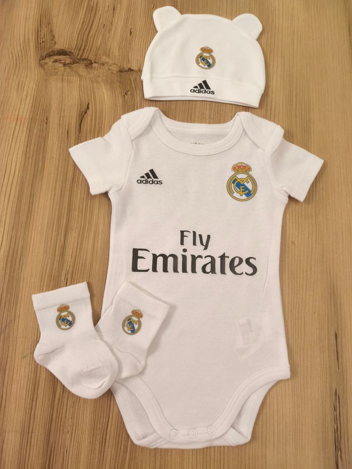 Ensemble bébé foot fcm Real Madrid cadeau de naissance - photo numéro 3