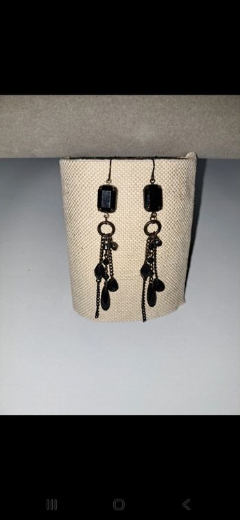 Boucles d oreille noires