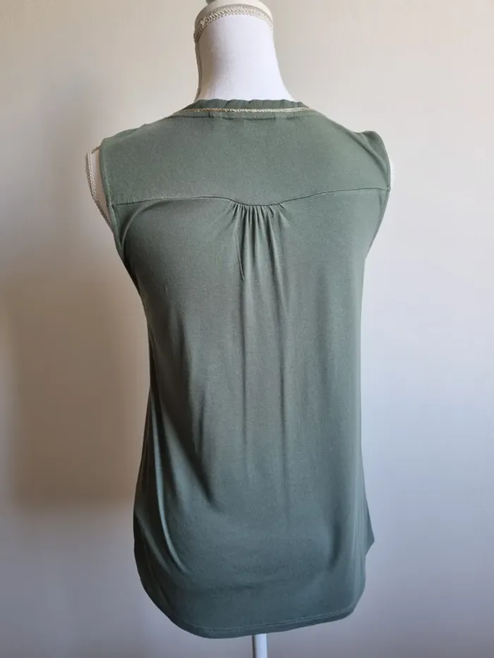 Haut vert Naf Naf - photo numéro 2