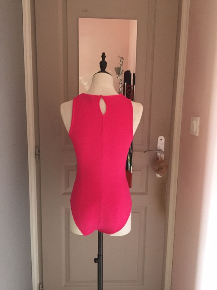 Body 🎀 débardeur ouvert Jennyfer taille XS 4euros - photo numéro 6