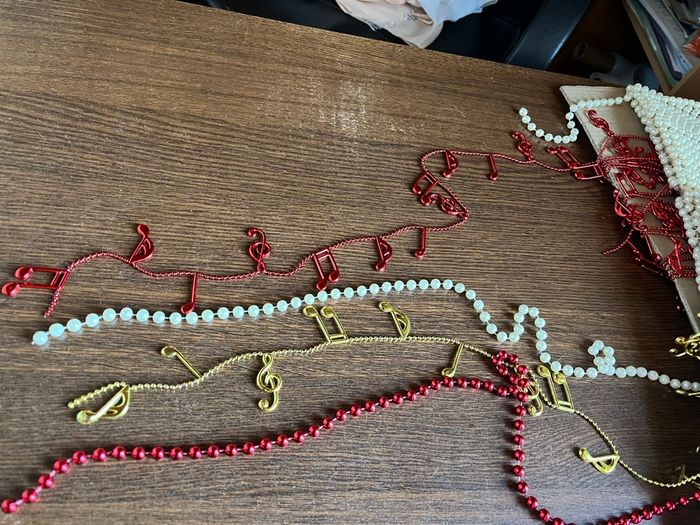 Grandes guirlandes pour décorer un grand sapin ou utiliser lors d’une fête . - photo numéro 8