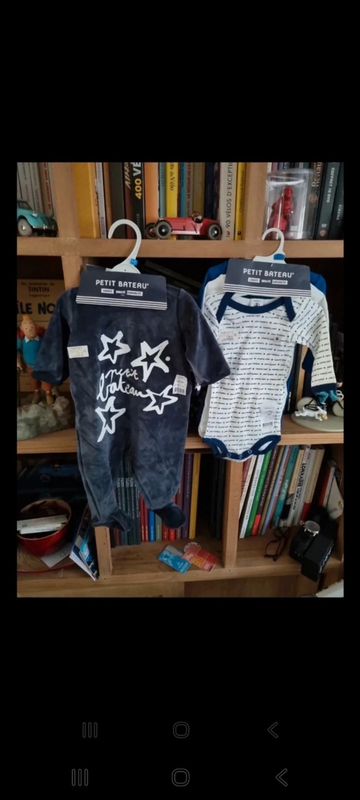 Pyjama Petit Bateau + lot 3 bodys assortis 3 mois