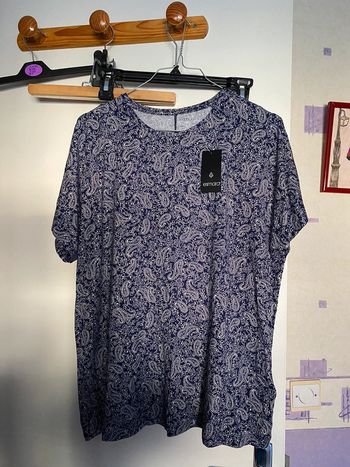 TEE shirt