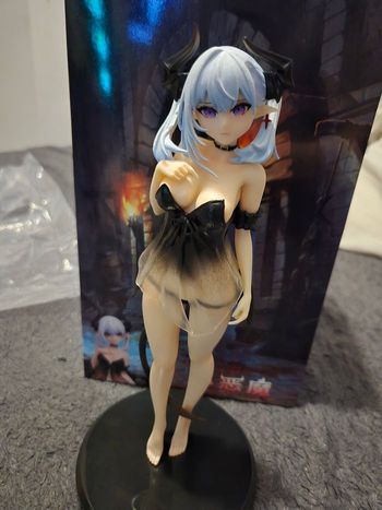 Figurine japonais: Lilith (avec boîte)