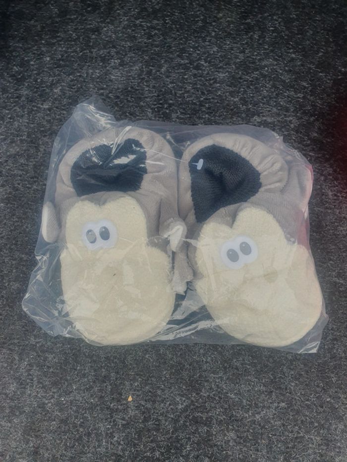 Chausson enfant neuf taille 24/25