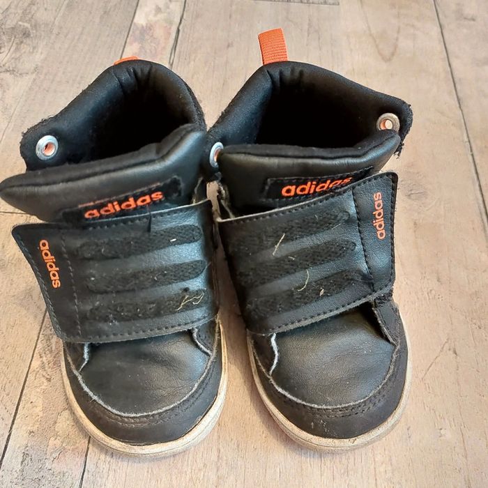 Lot baskets + chaussons taille 21 - photo numéro 4