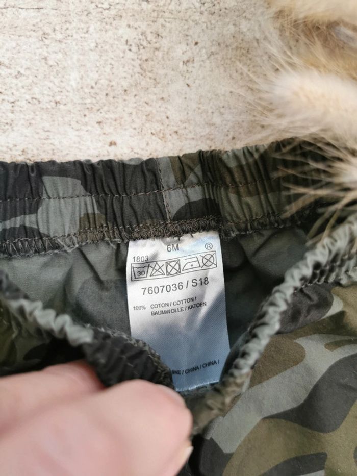 🌺très joli short vert kaki camouflé militaire jaune
100% coton 6mois - photo numéro 2