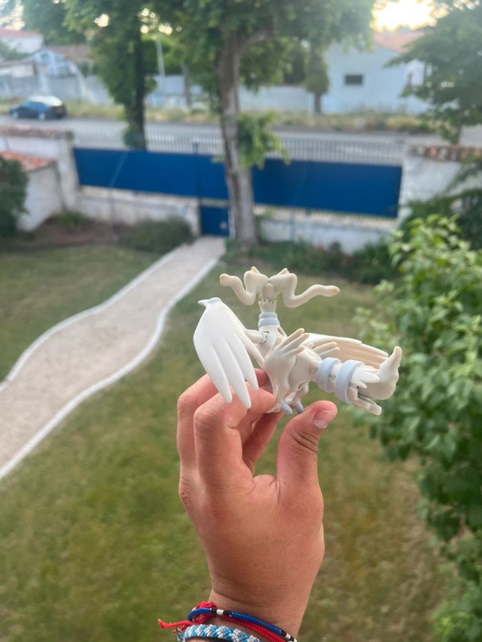 figurine reshiram officielle - photo numéro 4