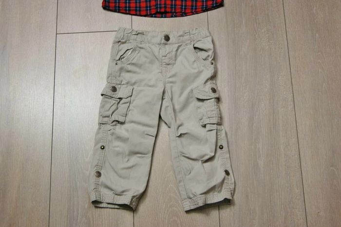 Ensemble pantalon et chemise. Garçon 24 mois. Marque h&m et Kidkanai - photo numéro 3