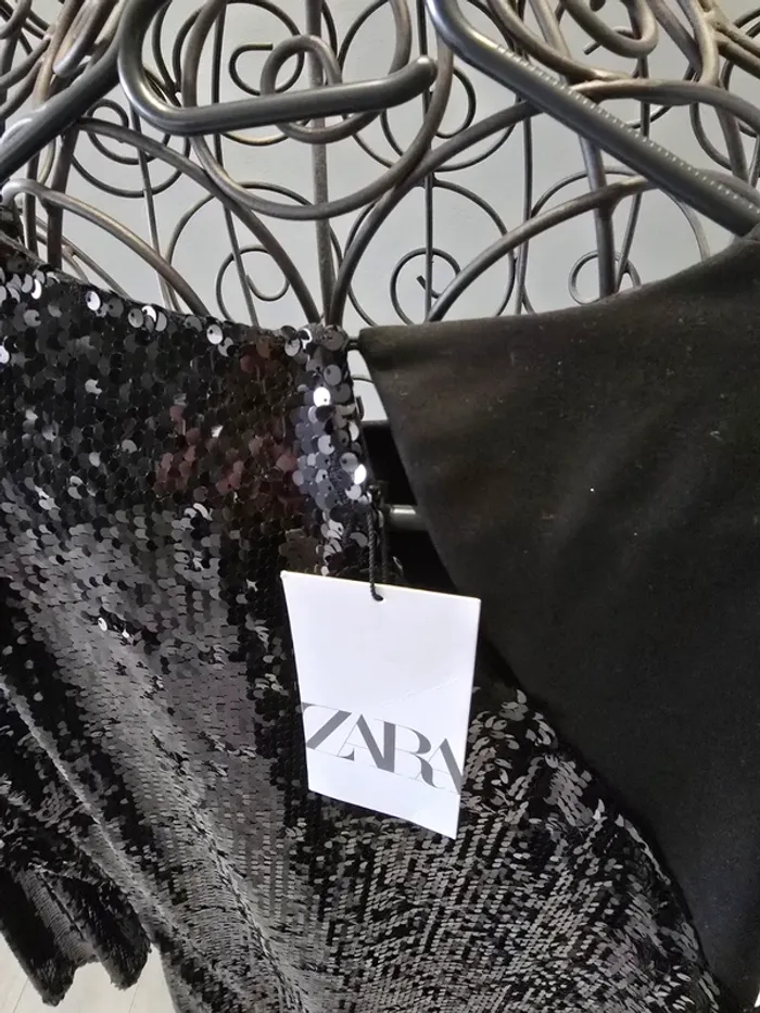 Robe noire sequins Zara - photo numéro 4