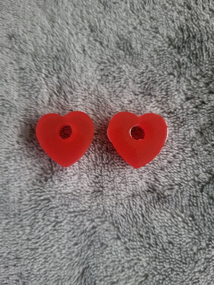 Pampilles cœurs rouges mates - photo numéro 3