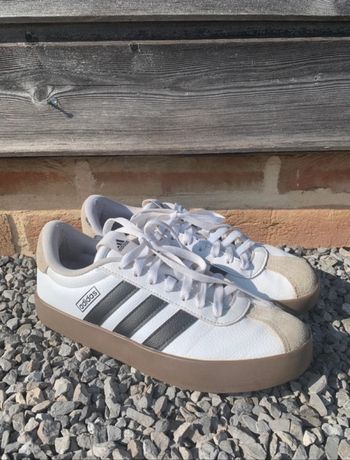 Jolies baskets Adidas femme