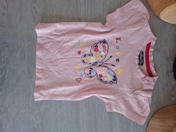 T-shirt papillon 6 mois - photo numéro 2
