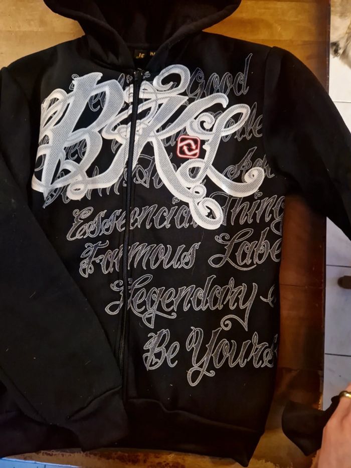 Sweat noir à capuche - photo numéro 2