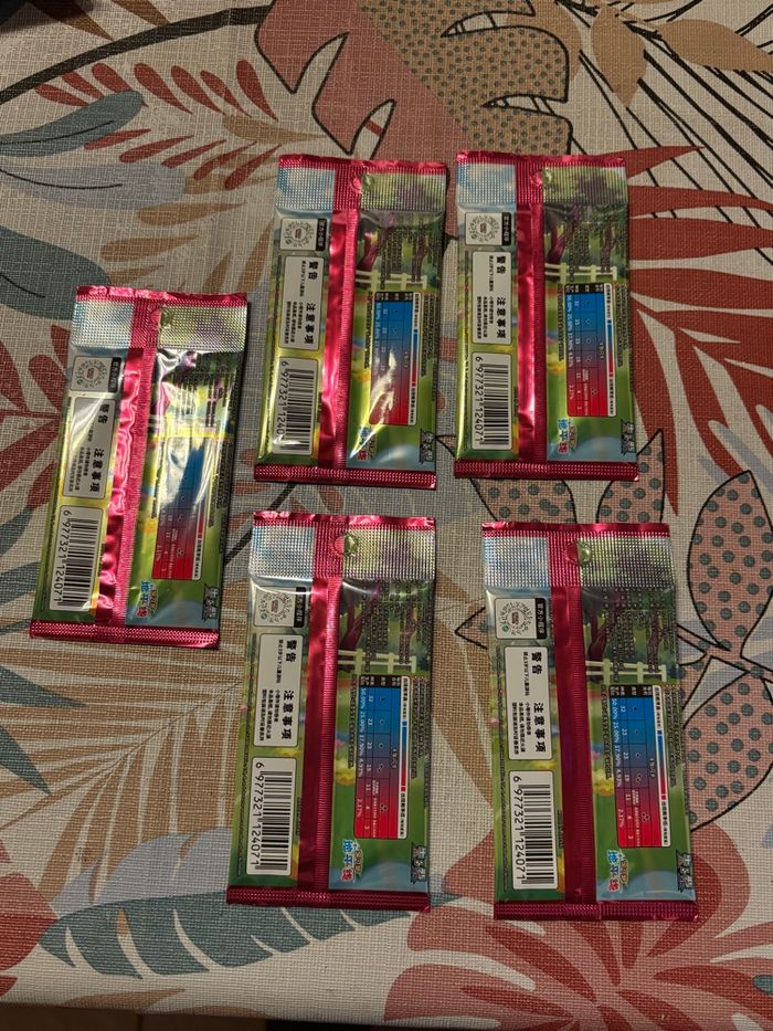 5 boosters Pokémon chinois exclusif - photo numéro 2