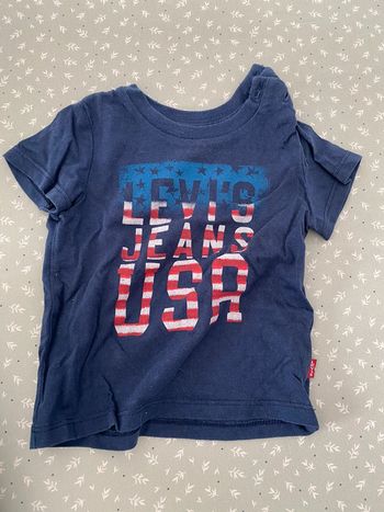 T shirt levis