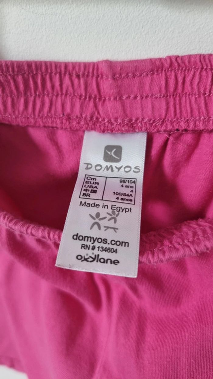 Lot tunique coeur C&A taille 98 et short domyos 98-104 =4ans - photo numéro 7