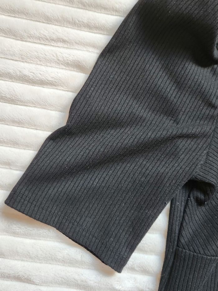 Body noir manches courtes – Décolleté cache-cœur – Taille M – Kiabi – Très bon état - photo numéro 3