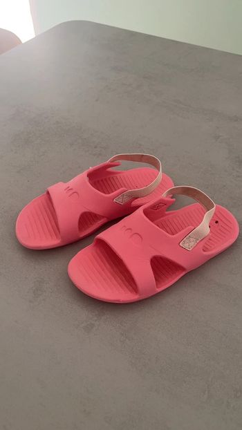 Sandale de piscine
