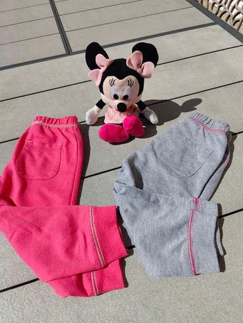 2 joggings fille 18 mois