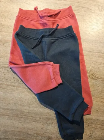 Lot de 2 joggings taille 18-24mois 🌸