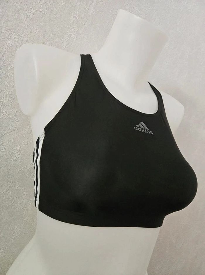 Brassière.
Adidas.
Taille : 36 (voir étiquette) - photo numéro 2