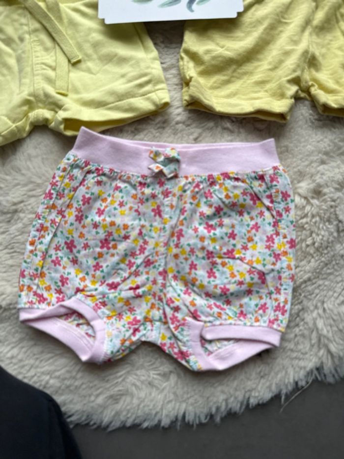 Lot 5 short 3 mois différentes marque Disney kiabi tape à l'œil - photo numéro 2