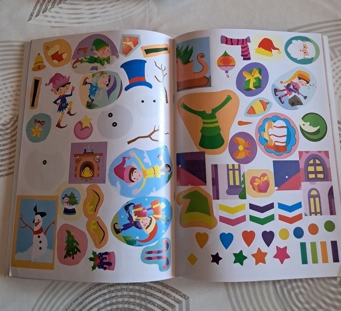 Lot NEUFautocollants stickers cahier de Noël  jeux créatifs. - photo numéro 10