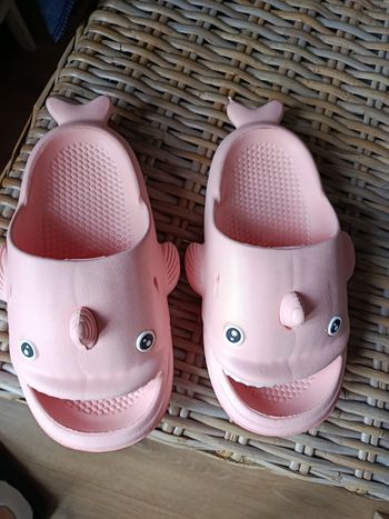 Mules requin fille