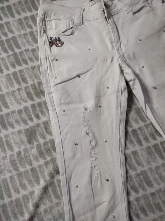 Jeans pantalon blanc stretch effet usé troué perles strass My holly's taille 38 - photo numéro 3