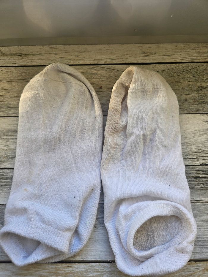 Chaussettes usagées - photo numéro 3