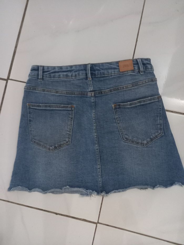 Jupe jen fille zara taille 11/12 ans couleur bleu clair en coton poches devant et arriere - photo numéro 4