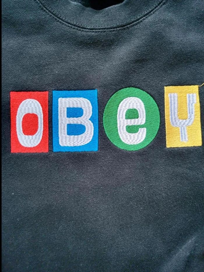 Sweat Obey Noir - Logo Coloré Brodé - Taille S - Streetwear Unisexe - photo numéro 2