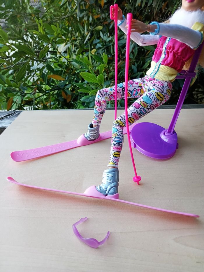 Barbie fait du ski - photo numéro 2