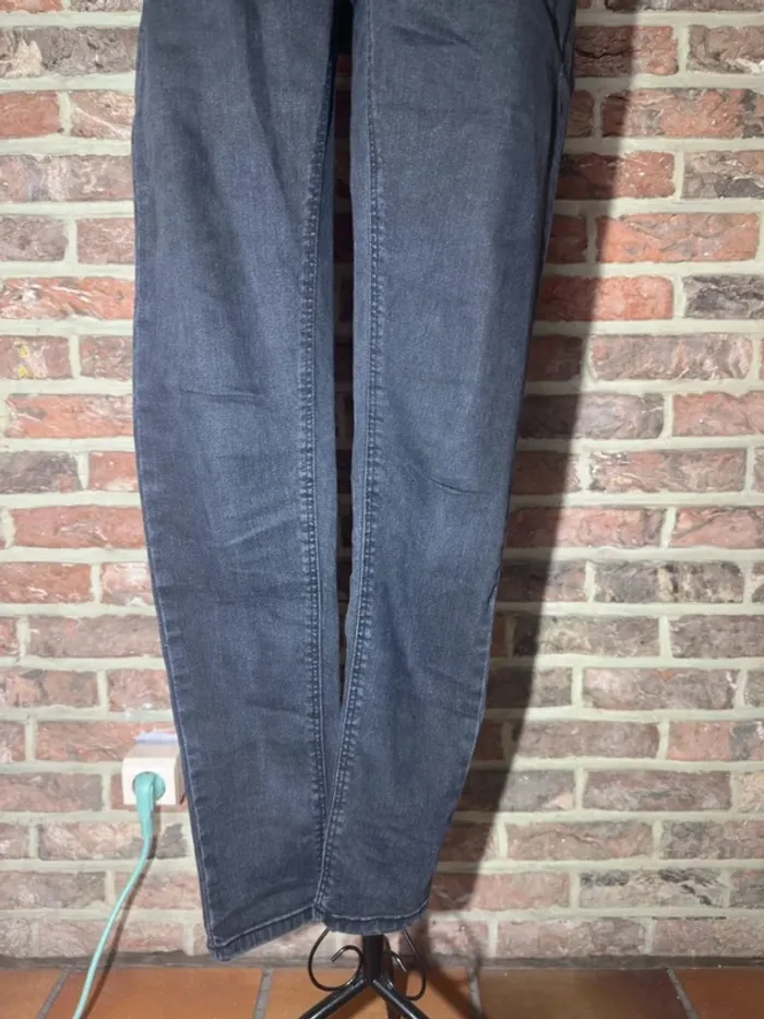 Jeans skinny noir taille haute Kiabi Taille XS/34 - photo numéro 5