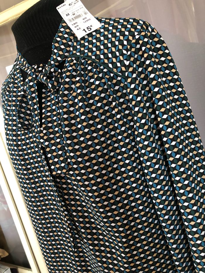 Blouse neuve avec étiquette - photo numéro 2