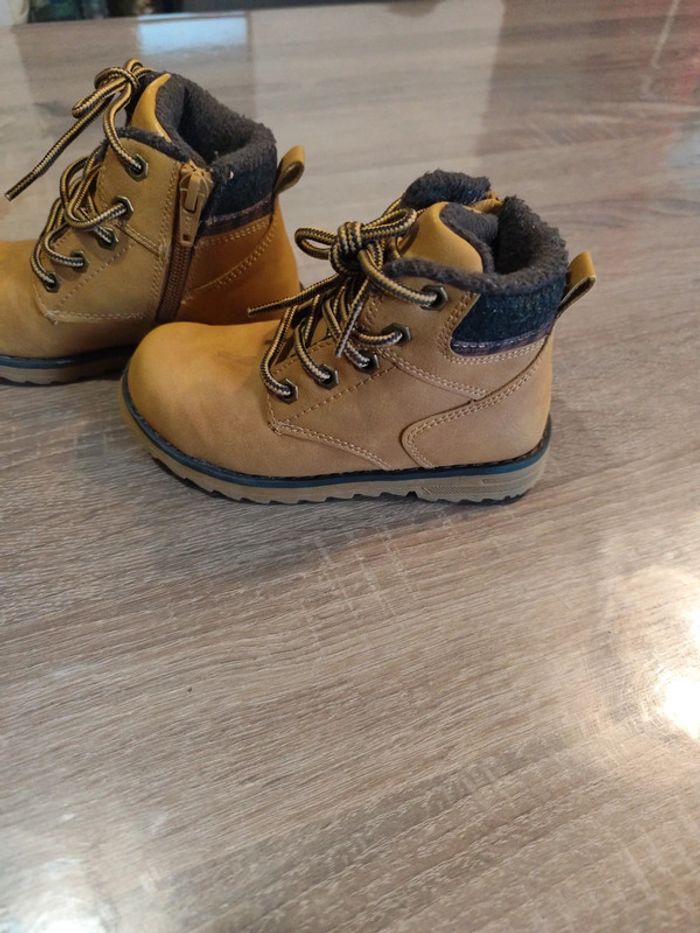 Chaussures taille 26 - photo numéro 2