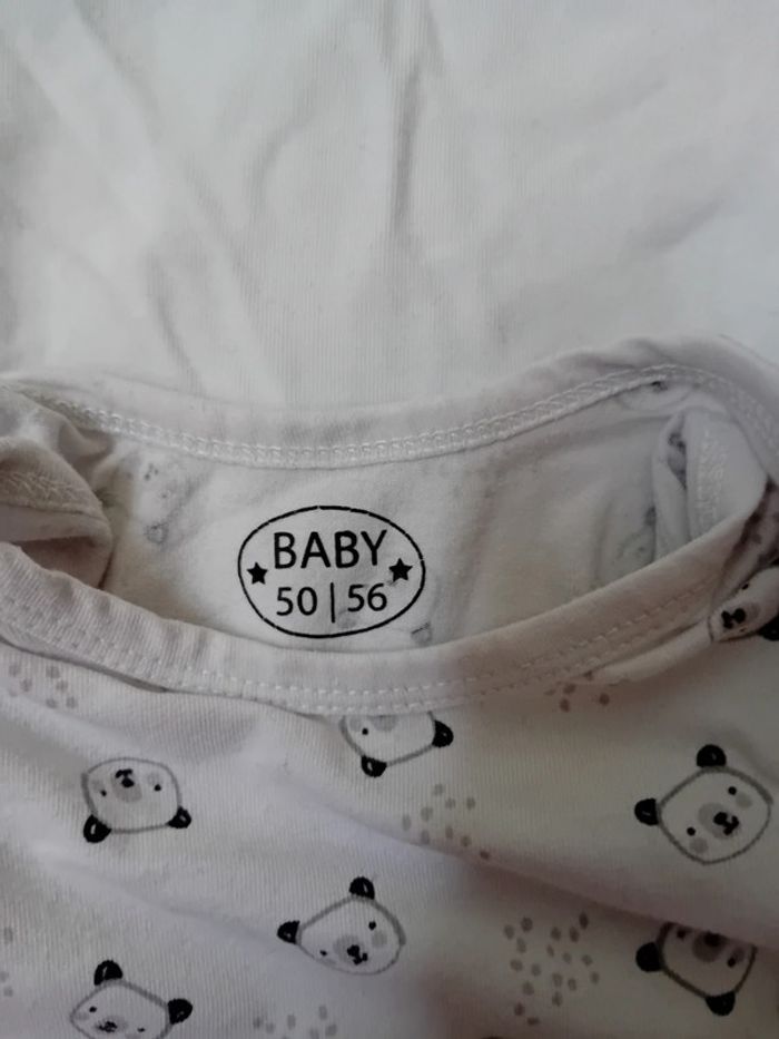 Lot de bodies taille 0 mois - photo numéro 2