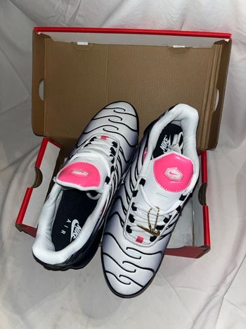 Nike TN blanche, rose et noire