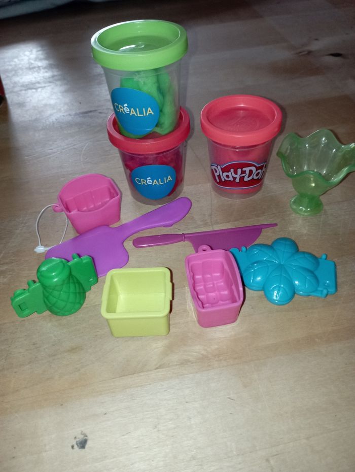 Lot pâtes à modeler