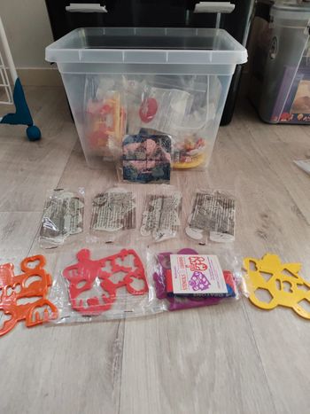 Lot McDonald's divers