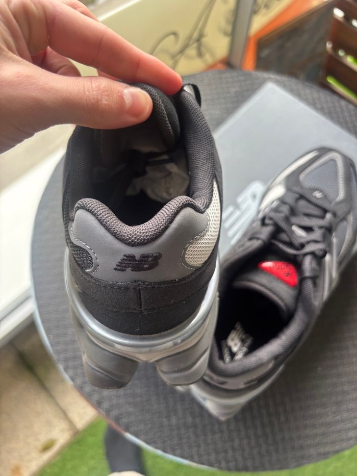 New Balance 9060 - black neuves tailles 40 - photo numéro 5